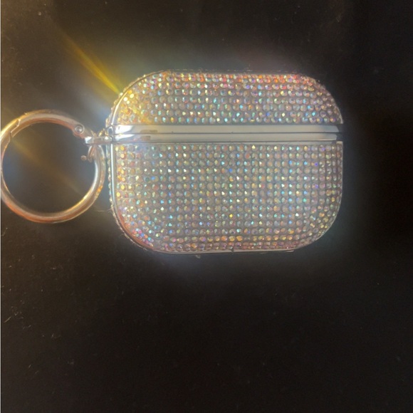 AirPods Pro 2 case - Picture 4 of 8